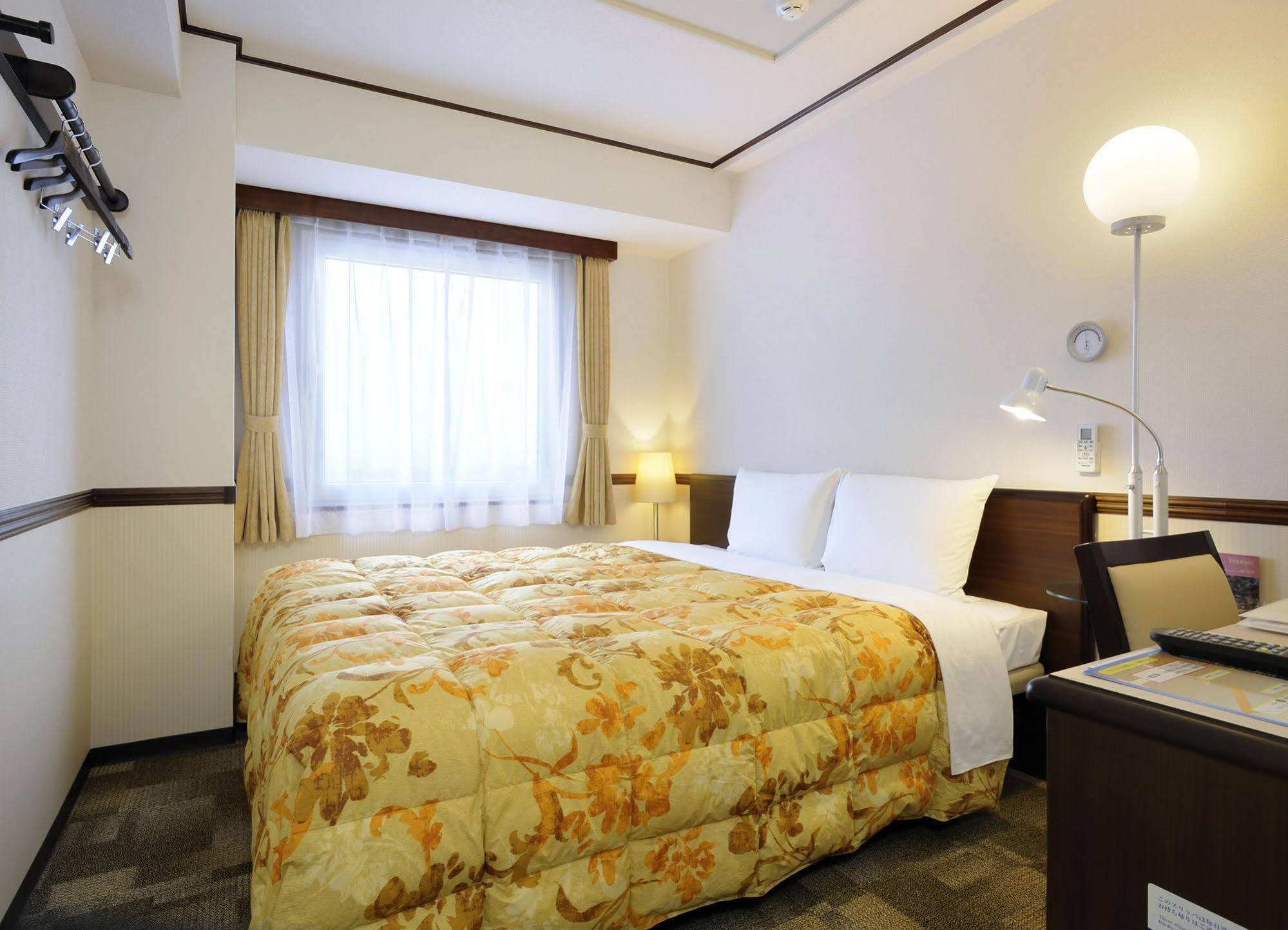 Toyoko Inn Hokkaido Sapporo-Eki Minami-Guchi Екстериор снимка